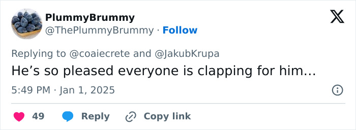 Guards Break Into Applause As Adorable Stray Dog Becomes First To Cross Romania-Hungary Border Guards Break Into Applause As Adorable Stray Dog Becomes First To Cross Romania-Hungary Border