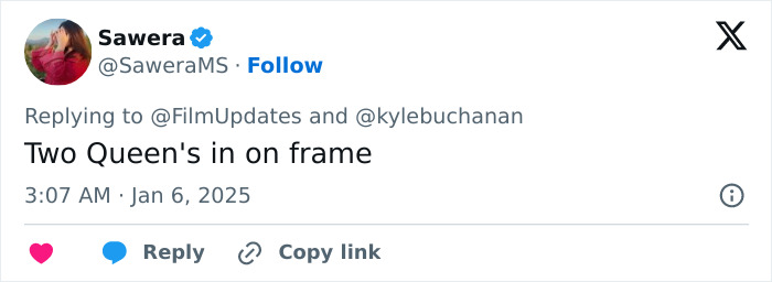 Tweet discussing Nicole Kidman's behavior with Jodie Foster, mentioning two queens in the frame.