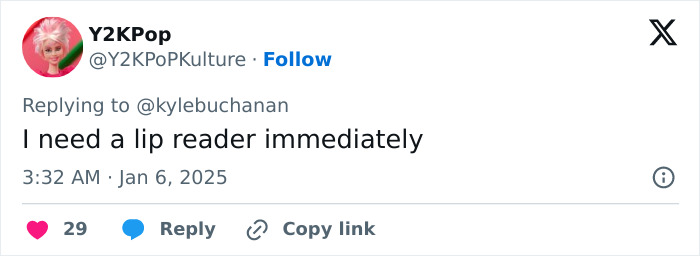 Tweet from a user expressing need for a lip reader, discussing Nicole Kidman's behavior.