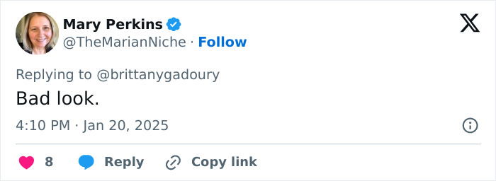 Tweet criticizing Lauren Sanchez's outfit as inappropriate for a presidential inauguration.