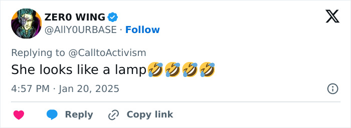 Tweet humorously compares Melania Trump's outfit to a lamp with laughing emojis.