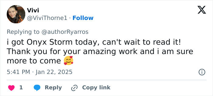 User excited about reading Onyx Storm, expressing gratitude to the author.