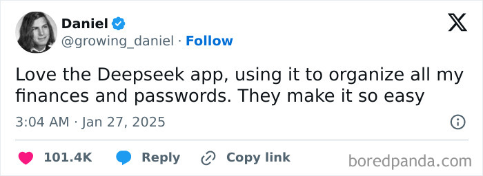 Tweet praising DeepSeek for organizing finances and passwords easily.