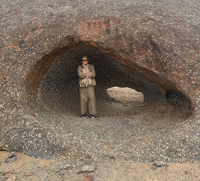 Martha Stewart Accused Of Making Embarrassing Photoshop Fail: &ldquo;Where Did Your Hand Go?&rdquo;