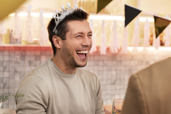 36 Non-Toxic Ways To Spot A Guy Who’s Completely Secure In His Masculinity