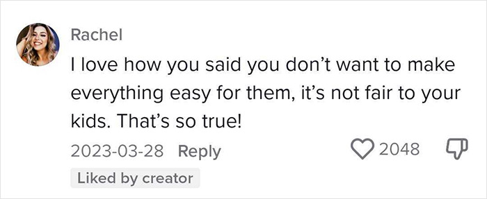 Comment agreeing with expert advice on not paying children for chores, with over 2000 likes. Comment agreeing with expert advice on not paying children for chores, with over 2000 likes.