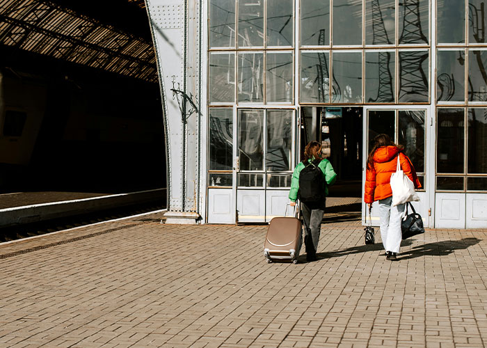 “The Constitution Doesn't Apply Here”: Europeans Share Their Worst American Tourist Encounters