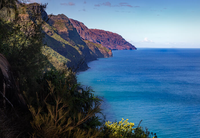 Breathtaking coastal view with cliffs and ocean, showcasing amazing views in the states.