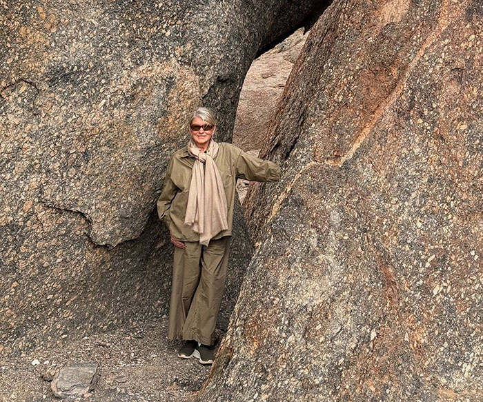 Martha Stewart Accused Of Making Embarrassing Photoshop Fail: &ldquo;Where Did Your Hand Go?&rdquo;