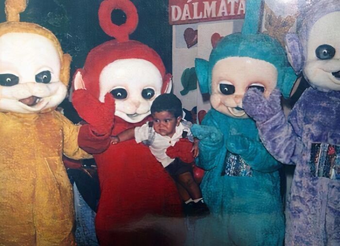 From Bad Decisions To Bizarre Timing, Here Are 40 Cursed Images That Defy Explanation