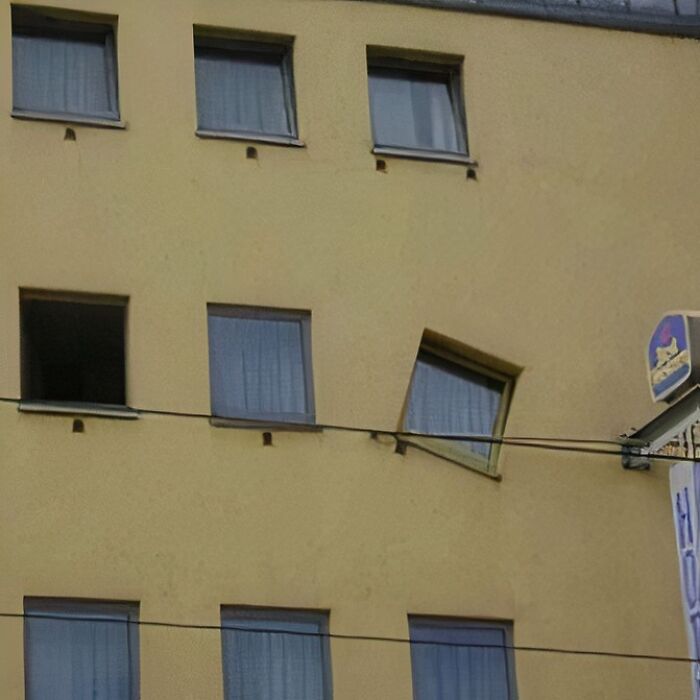 From Bad Decisions To Bizarre Timing, Here Are 40 Cursed Images That Defy Explanation