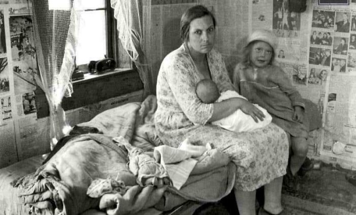 In May 1936, Photographer Carl Mydans Captured The Interior Of An Ozark Cabin That Served As A Modest Home For Six People In Missouri