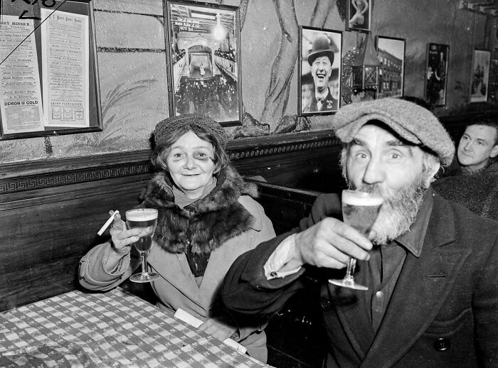 New Years Eve Circa 1945 At 'Sammy’s Bowery Follies' In Manhattan