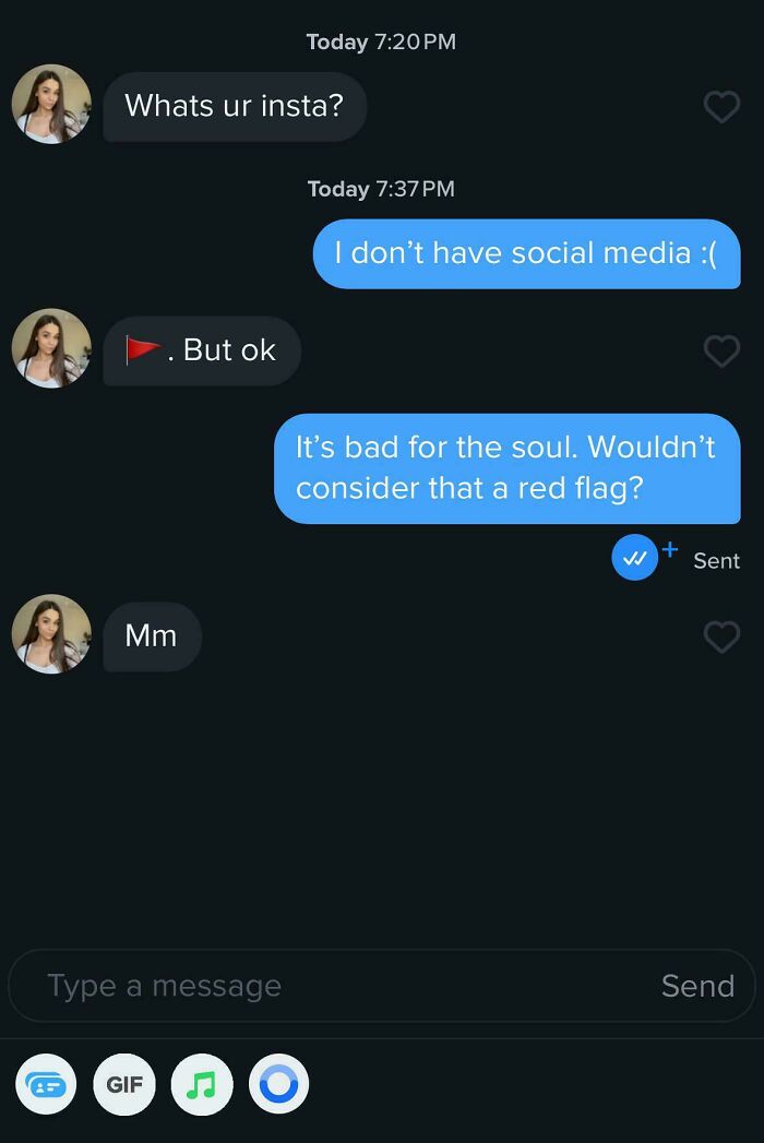 Chaotic dating app exchange about social media and red flags.