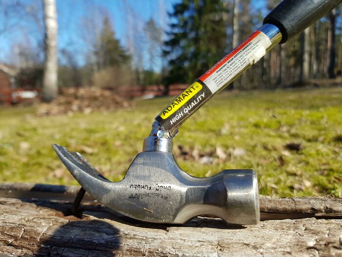 Broken hammer labeled "high quality" reflects low-quality items people bought.