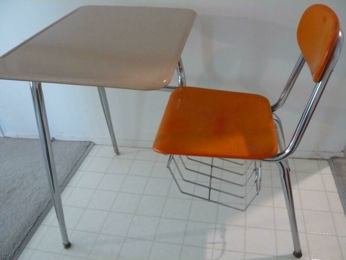 Old-school classroom desk and chair, evoking memories.