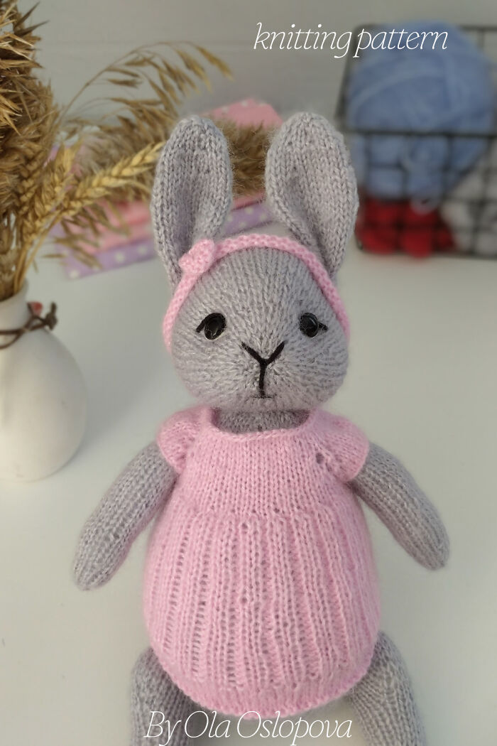 A Perfect Little Project For Easter: My Knitting Pattern Bunnies (6 Pics)