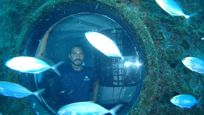 Man Sets World Record For Longest Stay In Underwater Home To Prove Concept Of Ocean Living Man Sets World Record For Longest Stay In Underwater Home To Prove Concept Of Ocean Living