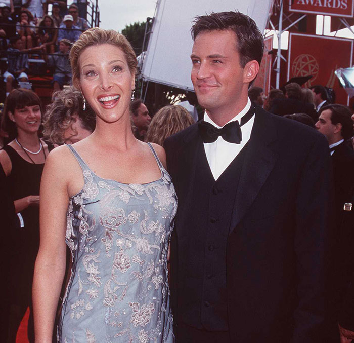&ldquo;Timing Is Everything&rdquo;: Lisa Kudrow Finds Note Left By Matthew Perry Inside &lsquo;Friends&rsquo; Cookie Jar