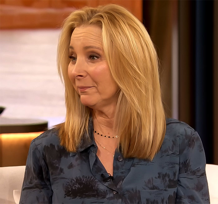 &ldquo;Timing Is Everything&rdquo;: Lisa Kudrow Finds Note Left By Matthew Perry Inside &lsquo;Friends&rsquo; Cookie Jar