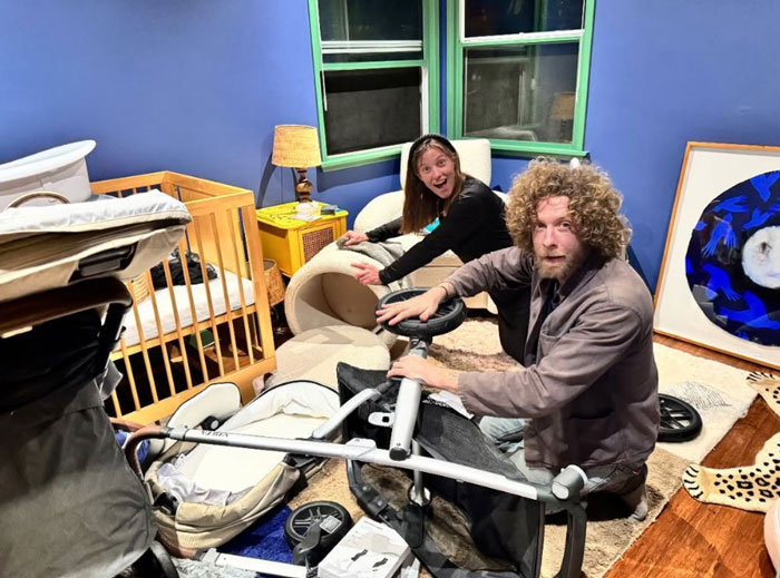 “You Have Enough Money”: Millionaire Actress Mandy Moore Draws Criticism For Wildfire GoFundMe “You Have Enough Money”: Millionaire Actress Mandy Moore Draws Criticism For Wildfire GoFundMe