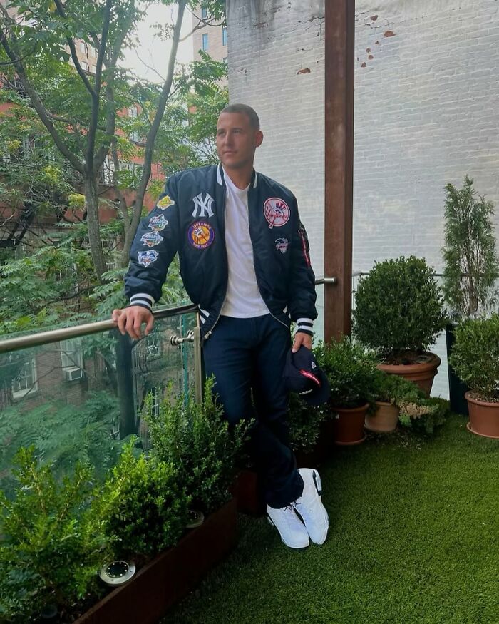 These 36 Server Stories About Celeb Encounters Are A Reminder To Always Be Polite