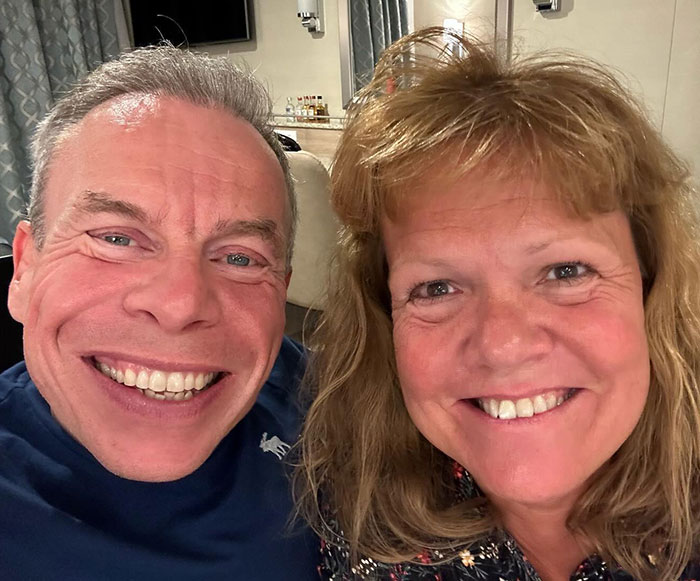 People Sympathize With ‘Harry Potter’ Actor Warwick Davis As He Sues Hospital After Wife’s Passing People Sympathize With ‘Harry Potter’ Actor Warwick Davis As He Sues Hospital After Wife’s Passing