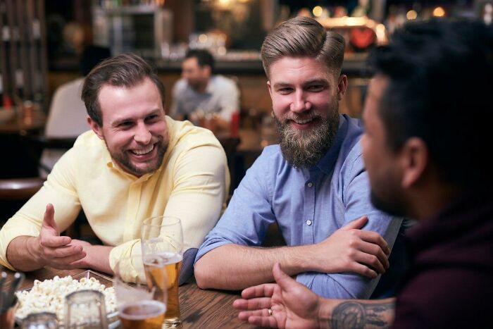 36 Non-Toxic Ways To Spot A Guy Who’s Completely Secure In His Masculinity