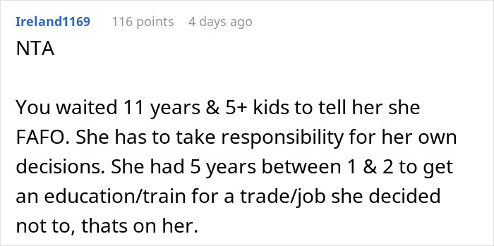 Reddit comment criticizing a mom of five for not taking responsibility for her choices.