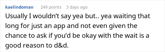 Comment discusses a 40-minute wait for service and rationalizes dining and dashing.