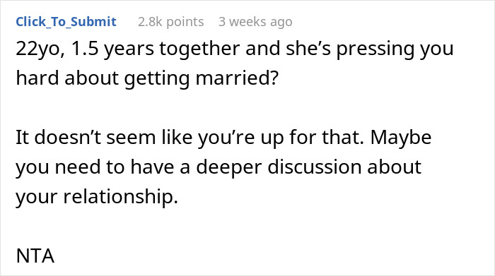Forum comment discussing relationship dynamics and possible issues.