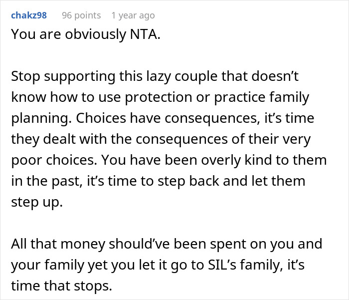 Reddit comment discussing financial support and hospital expenses for a sister's childbirth.