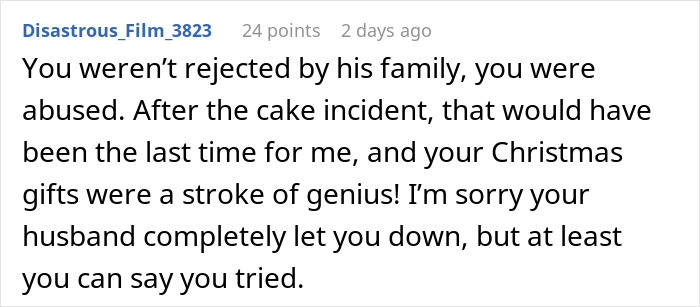 Forum comment discussing a husband's choice of mom and sister over wife after a cake incident.