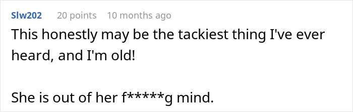 Reddit comment reacting to a friend being uninvited from a wedding after refusing to pay.