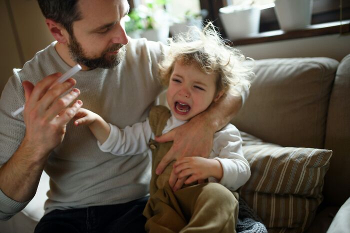 “I Cut Contact With Him”: 30 Parenting Mistakes From Dads That Leave Scars On Daughters