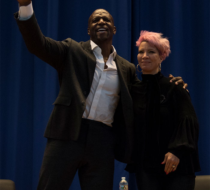 42 Kind Celebs Who Met Fans And Left Such A Positive Impression, They Had To Share It Online