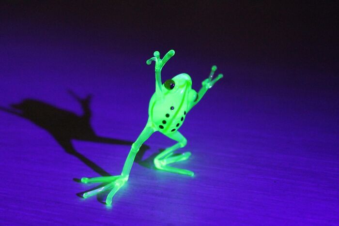 I Created Uranium Frogs That Glow Under The Ultraviolet Light For A Theme Party