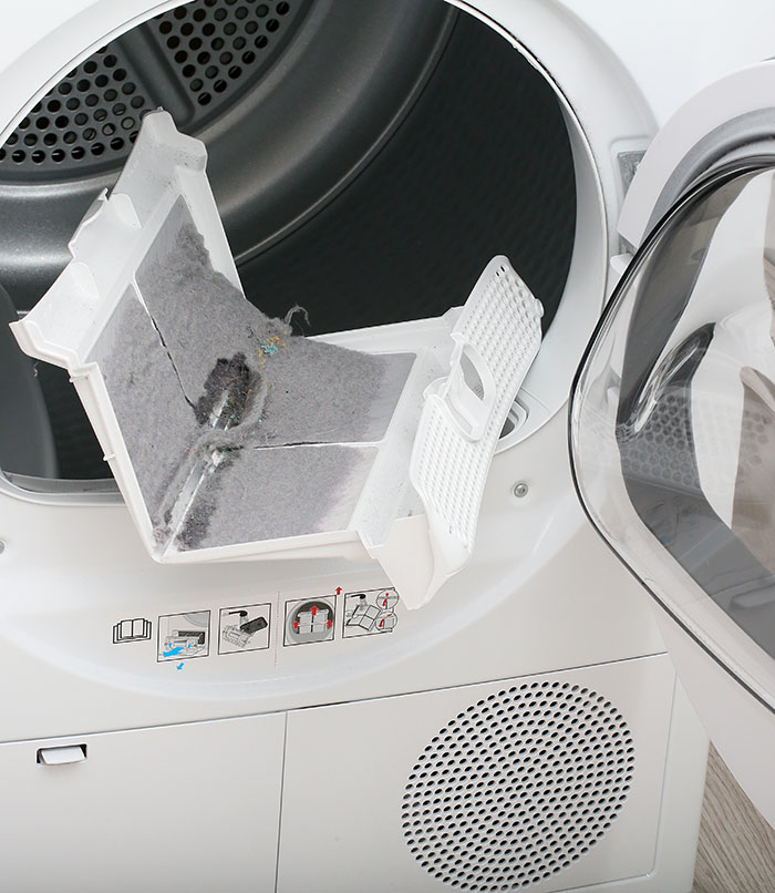 Woman Tells Family Dryer Isn&rsquo;t Working And Everyone's Stunned When They Discover The Reason Why