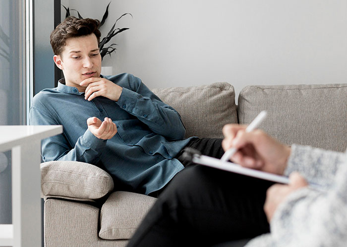 Man Asks Partner With OCD To Start Getting Ready 2 Hrs In Advance, Leaves Him When He&rsquo;s Still Late