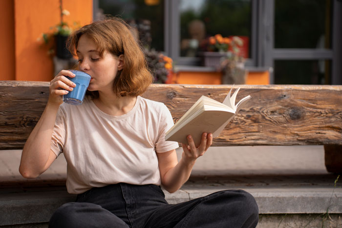 Mom Who Abandoned Child For 6 Years Gets Slapped In The Face By Reality After Trying To Parent