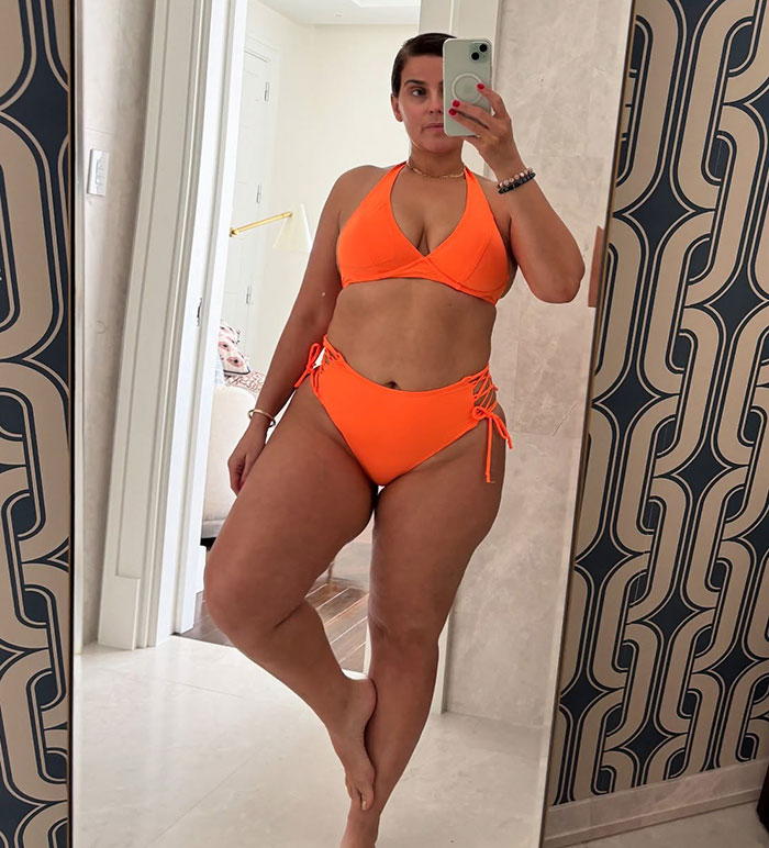 &ldquo;I Love How She Looks&rdquo;: Nelly Furtado Rings In 2025 With Empowering Bikini Photos
