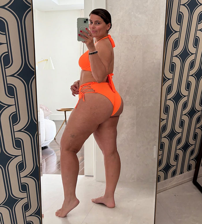 &ldquo;I Love How She Looks&rdquo;: Nelly Furtado Rings In 2025 With Empowering Bikini Photos