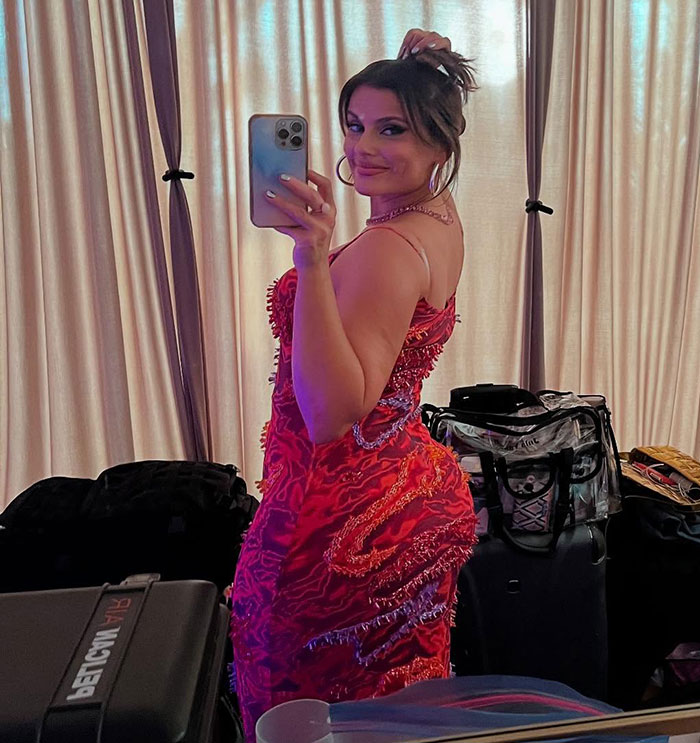 &ldquo;I Love How She Looks&rdquo;: Nelly Furtado Rings In 2025 With Empowering Bikini Photos