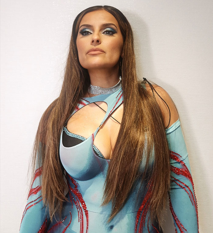 &ldquo;I Love How She Looks&rdquo;: Nelly Furtado Rings In 2025 With Empowering Bikini Photos