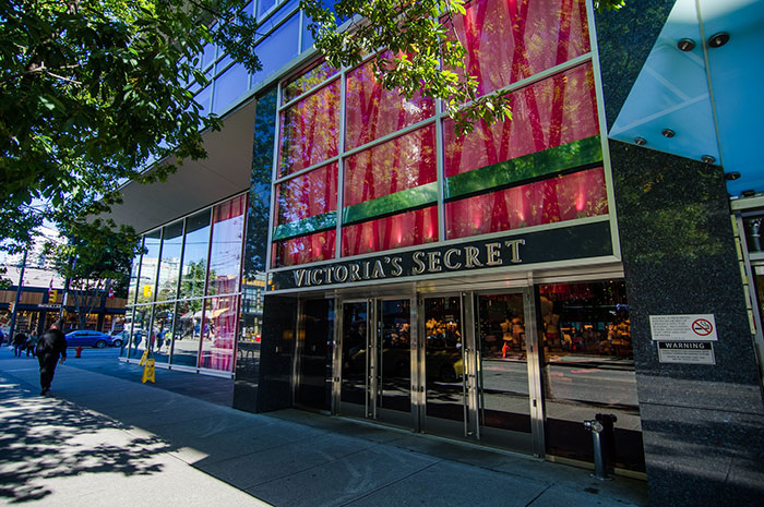 “We Never Went Back”: 30 Reasons That Made People Ditch A Company For Good