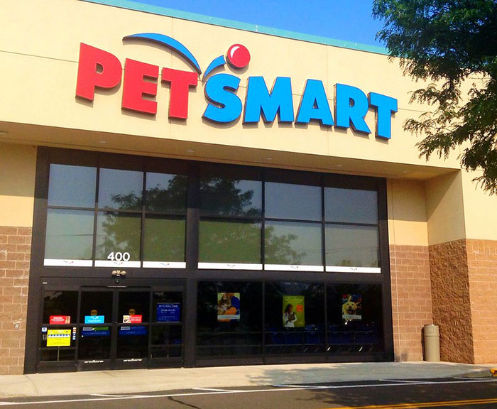 “We Never Went Back”: 30 Reasons That Made People Ditch A Company For Good