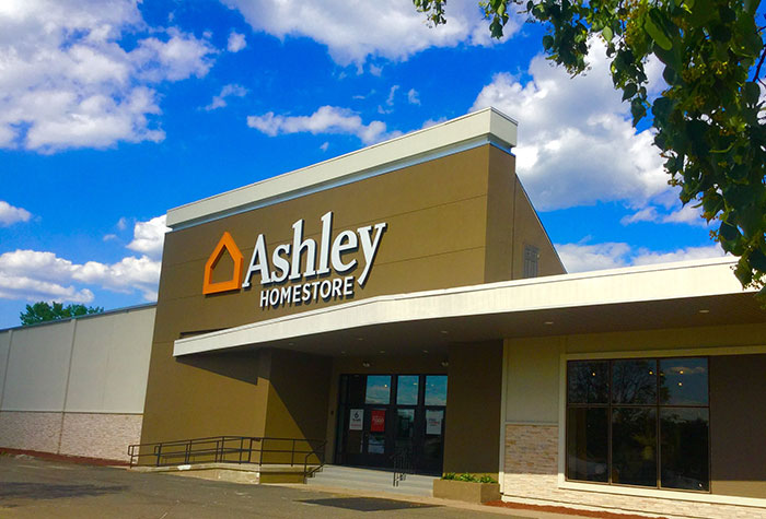 “We Never Went Back”: 30 Reasons That Made People Ditch A Company For Good