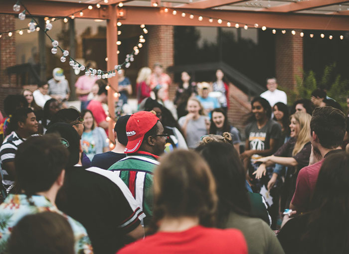 40 Cringey Behaviors That Scream “I Peaked In High School”