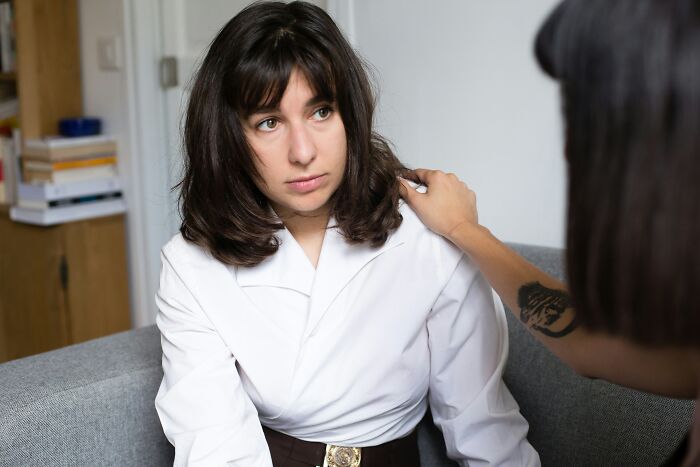 "Absence Of Critical Thinking": 30 Social Trends That Worry People