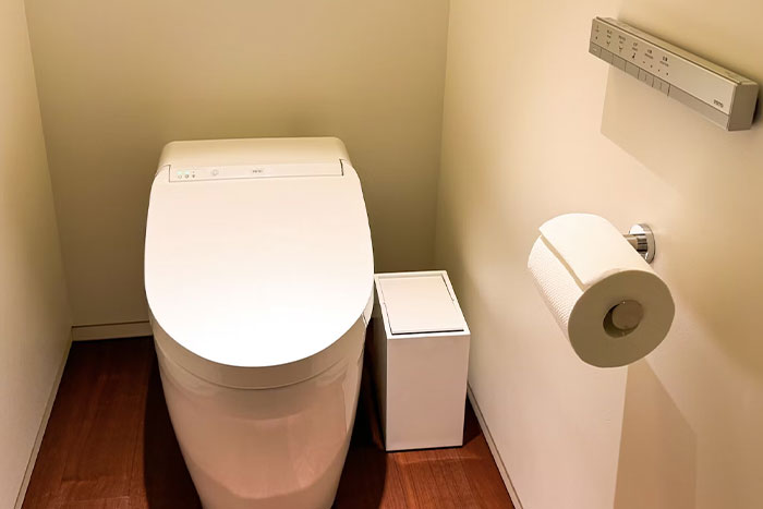 37 Women Share What Things Spotted In A Man's Apartment Were Instant Turn-Offs